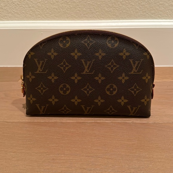 Louis Vuitton GM Cosmetic Pouch - Picture 1 of 12